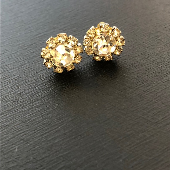 Super sparkly flower earrings - Picture 3 of 9